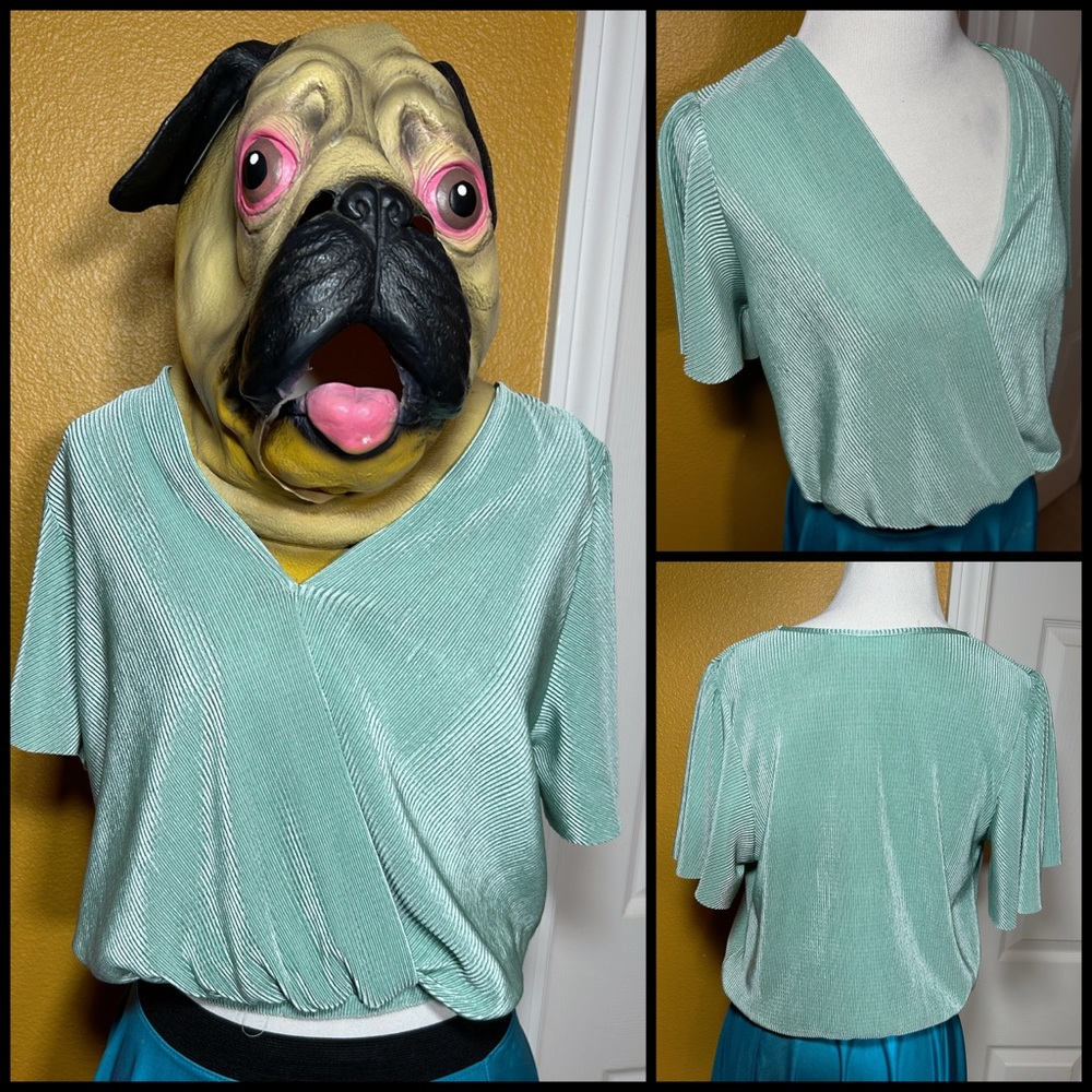 Lovely, ASTR, pleated mint blouse!!